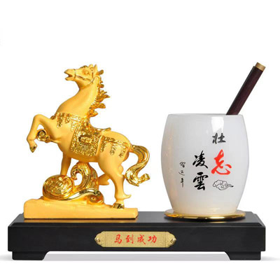 绒沙金笔筒